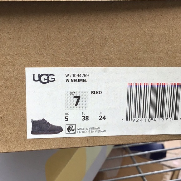 Ugg  Neumel color code Blko - Picture 5 of 5